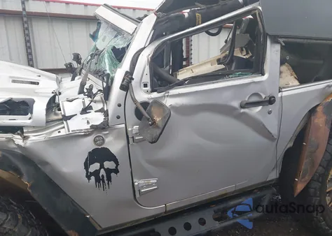 2008 Jeep Wrangler X z USA, uszkodzony, nr VIN 1J4FA24128L601162